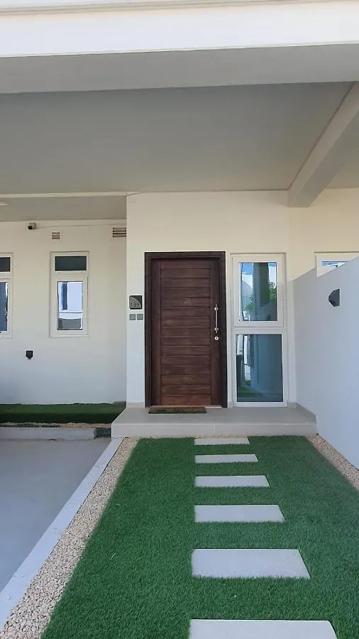 Spacious Villa With Bbq Area Dubaï